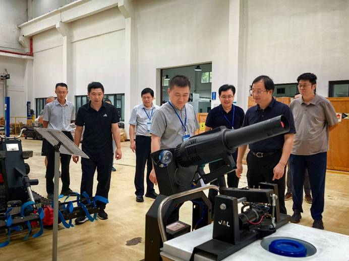 校黨委常委、副校長范大明蒞臨我院調研指導實驗室建設與工程技術創新發展工作